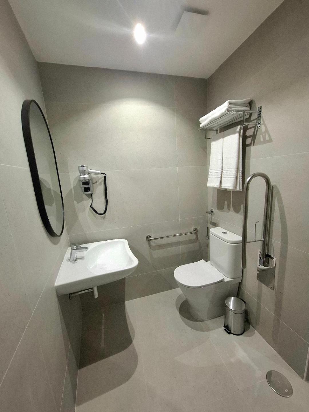 Hostal San Blas Madrid Bagian luar foto