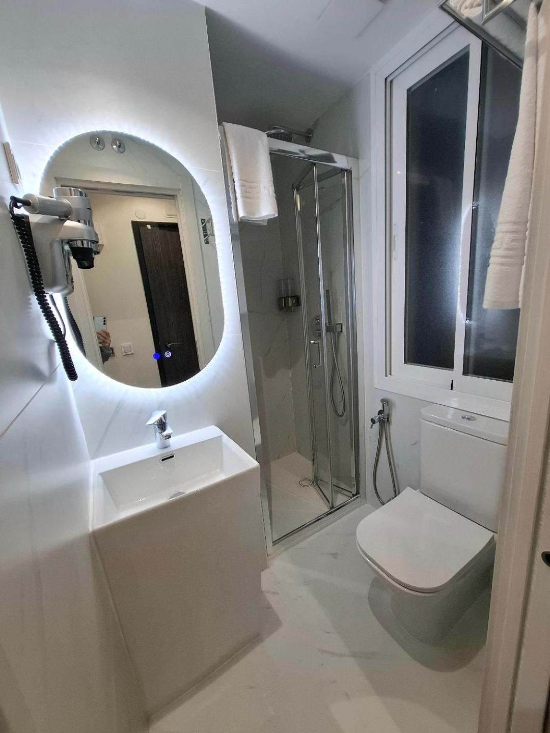 Hostal San Blas Madrid Bagian luar foto