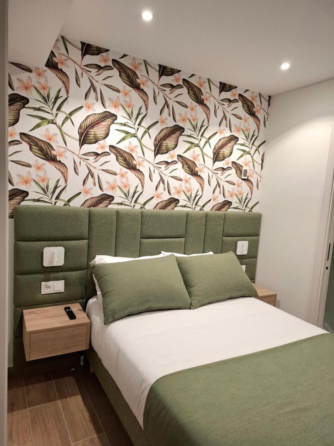 Hostal San Blas Madrid Bagian luar foto